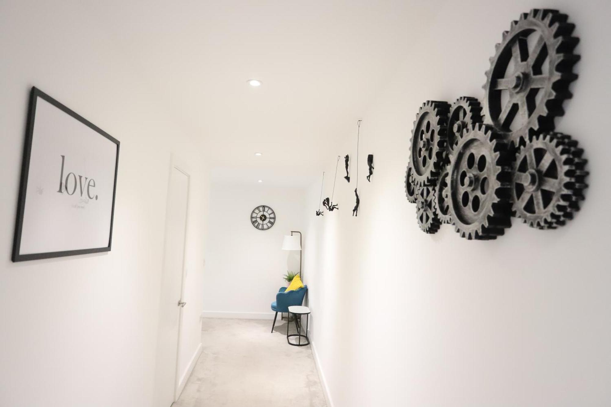 Spacious 3-Story Retreat With Rooftop Terrace And Modern Amenities London Exterior foto