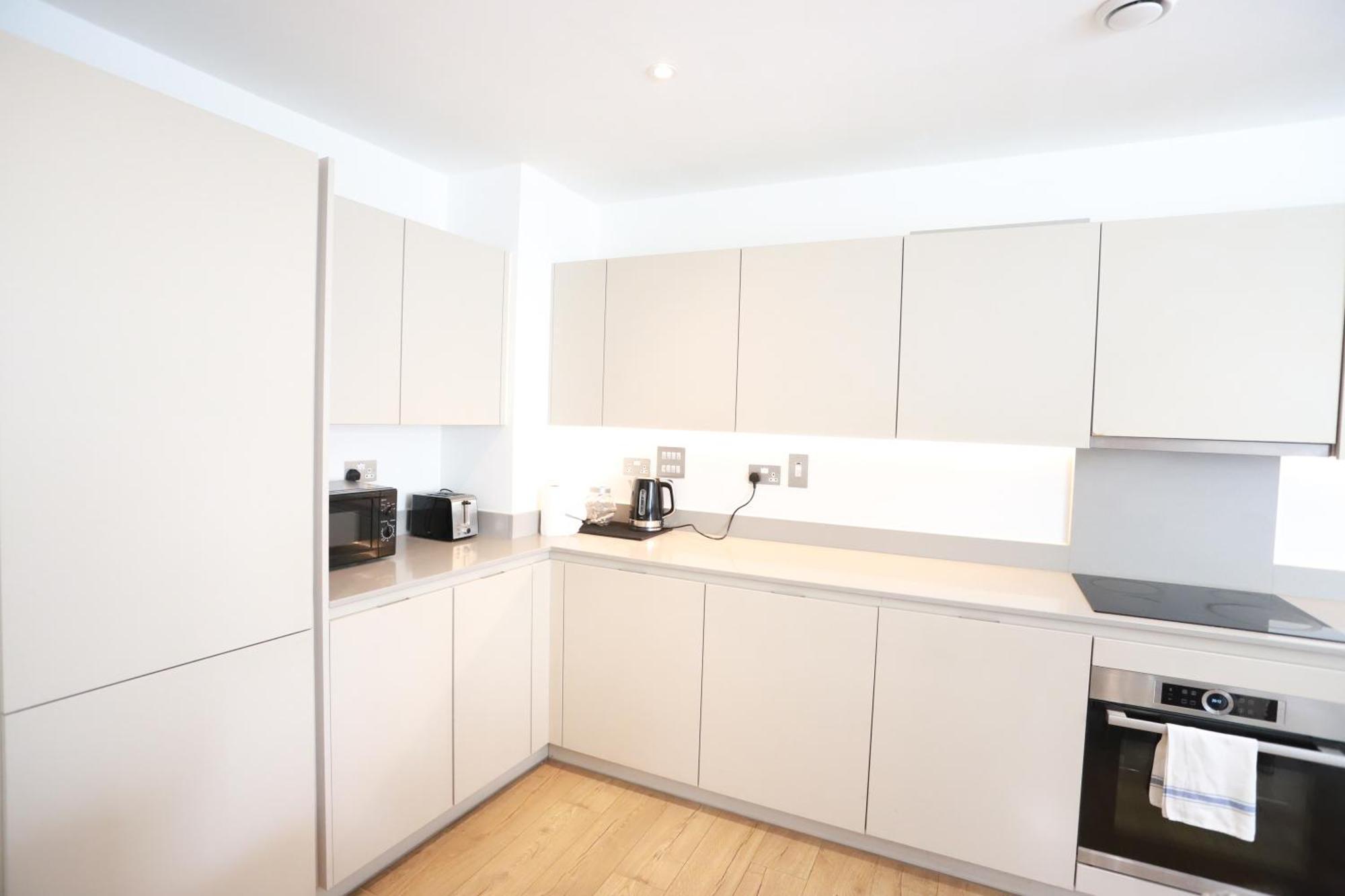 Spacious 3-Story Retreat With Rooftop Terrace And Modern Amenities London Exterior foto
