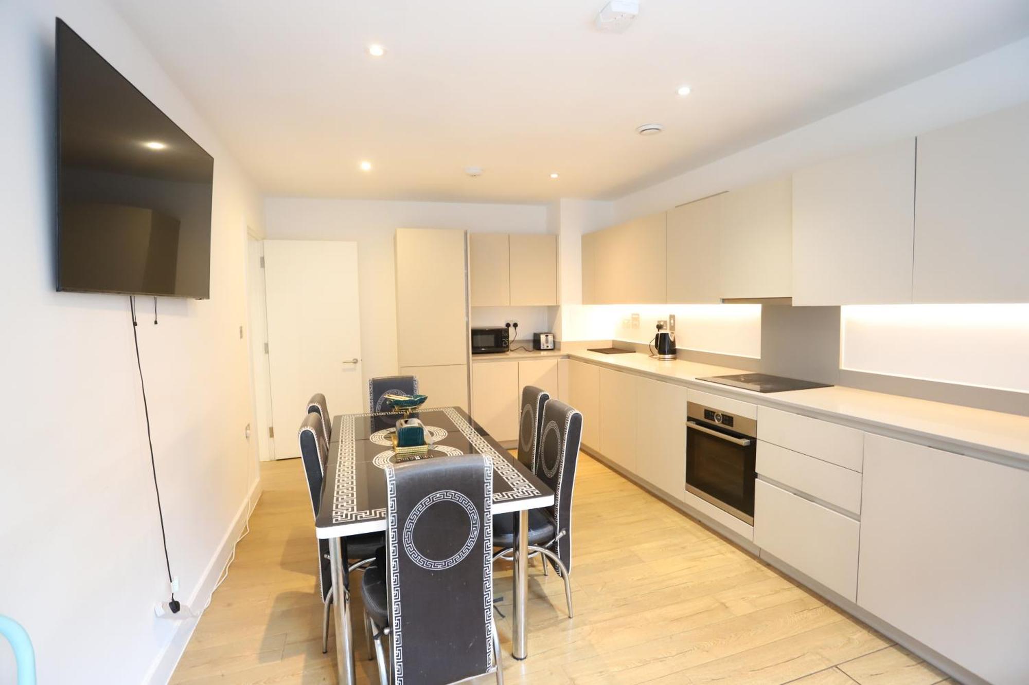 Spacious 3-Story Retreat With Rooftop Terrace And Modern Amenities London Exterior foto