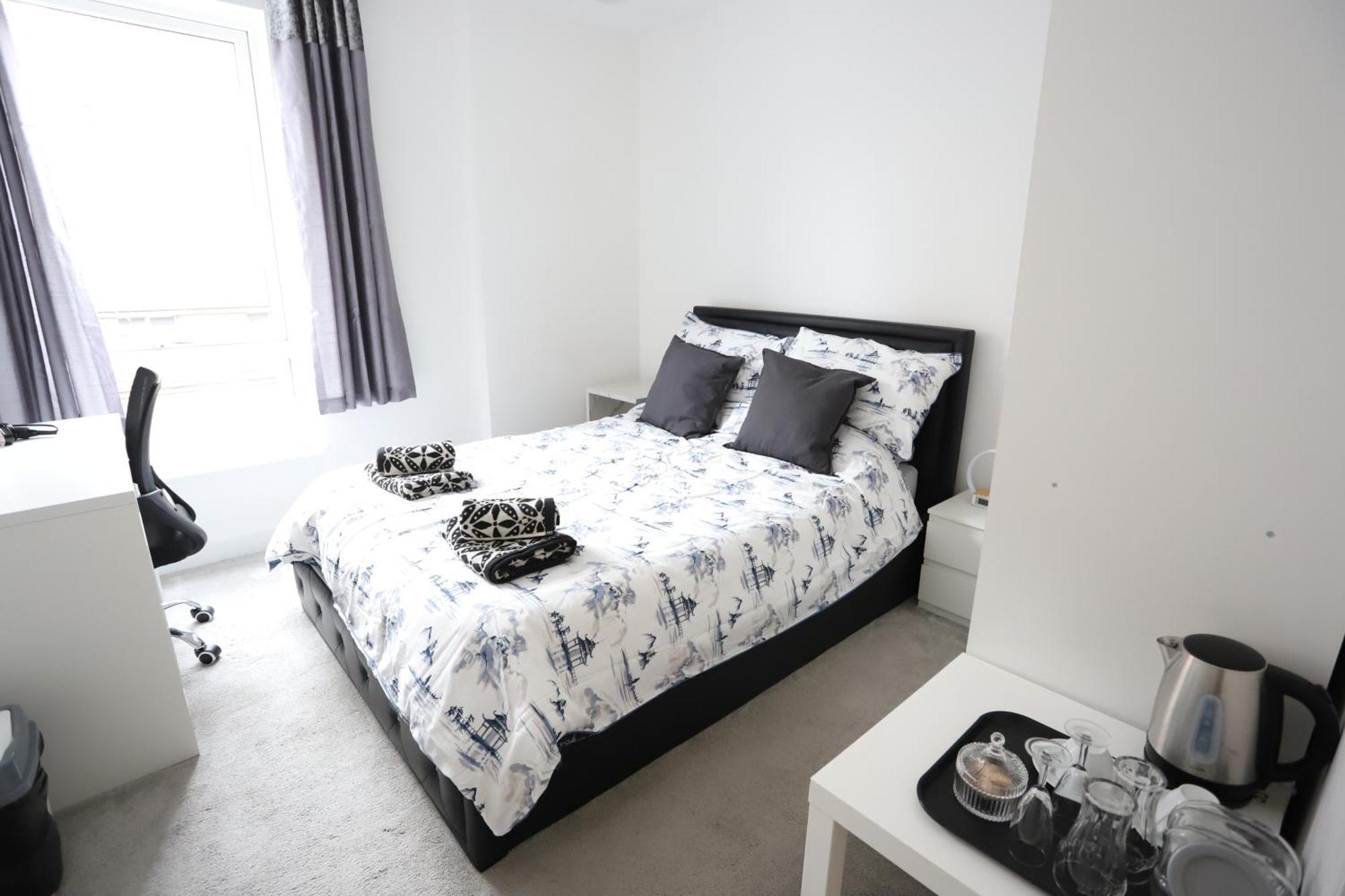 Spacious 3-Story Retreat With Rooftop Terrace And Modern Amenities London Exterior foto