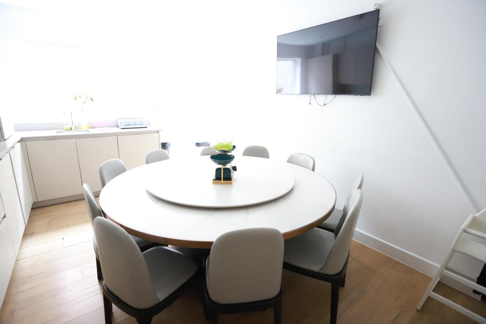 Spacious 3-Story Retreat With Rooftop Terrace And Modern Amenities London Exterior foto